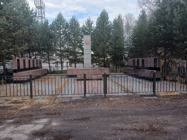 Закончился ремонт памятника. Закончился ремонт памятника.